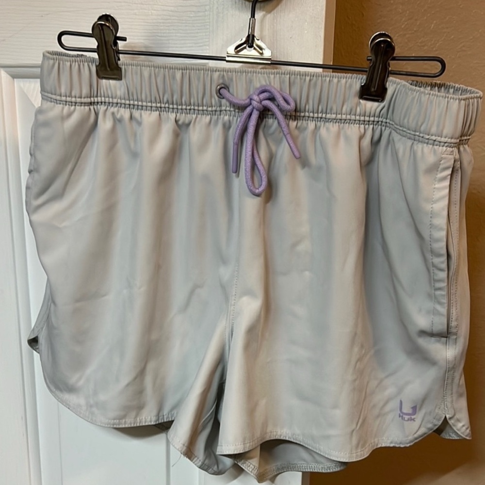 Huk Gray and SPF Shorts Lightweight Moisture-Wicking